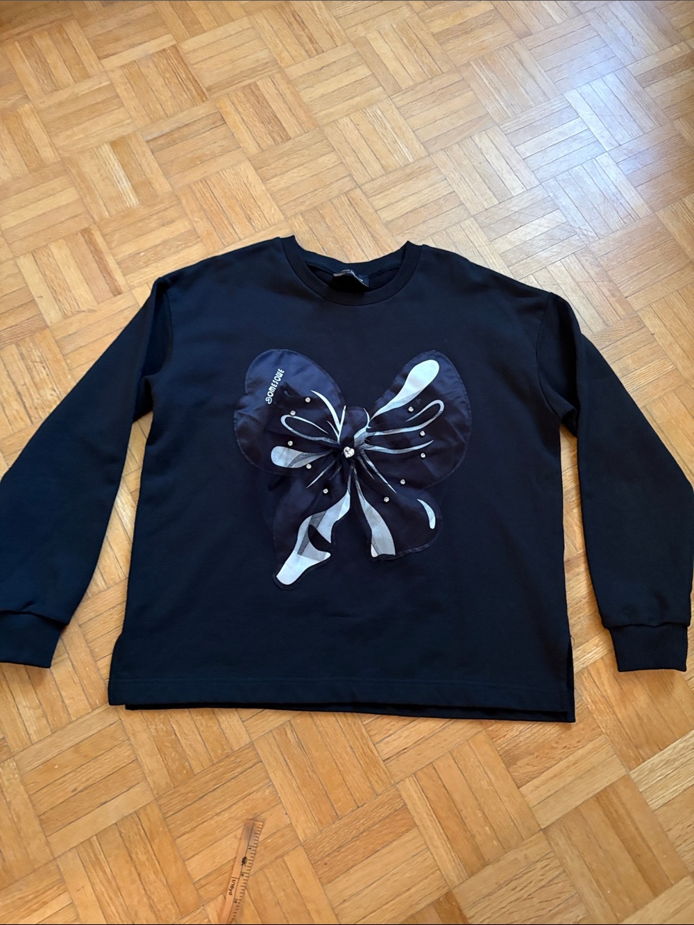 Black Mirror Black Sweatshirt with Decorative Bow Graphic NWOT